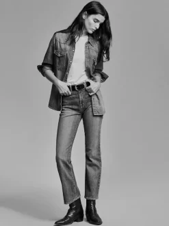 Boot Cut Jean in Classic Wash
