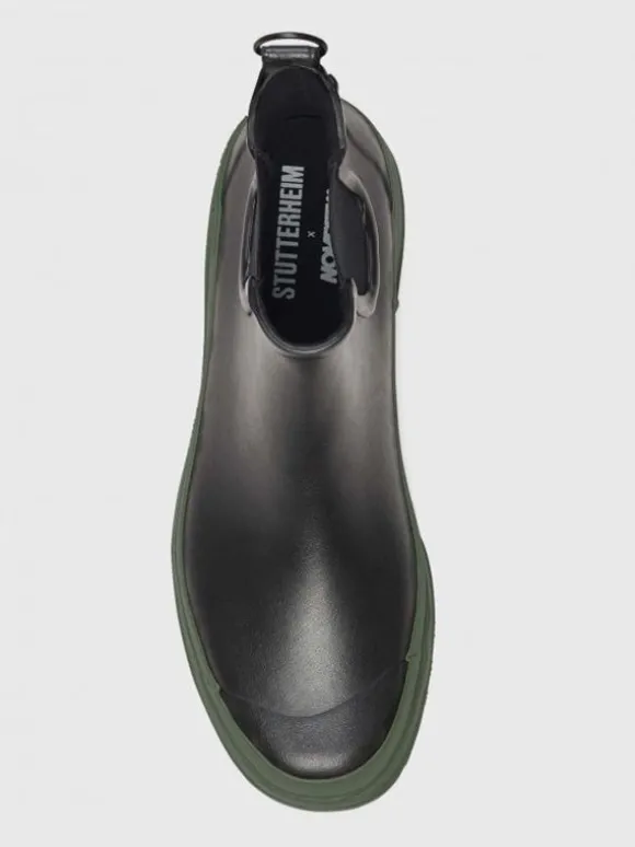 Chelsea Rainwalker In Black and Green