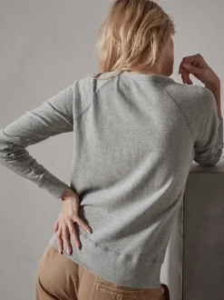 Classic Raglan Sweatshirt in Heather Grey