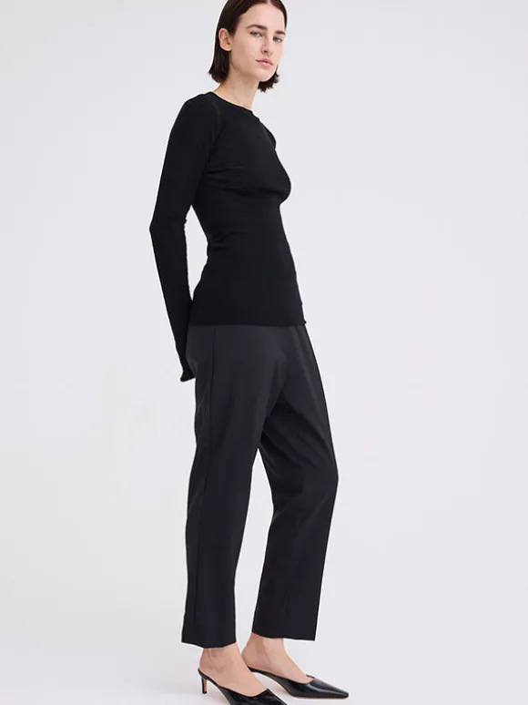Clue Sweater in Black