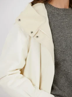 Coat Waterproof in Latte/Cream