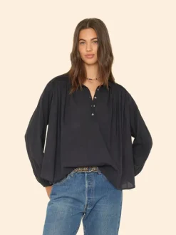 Daisy Top in Obsidian