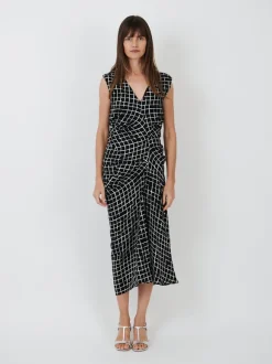 Daring Dress in Black