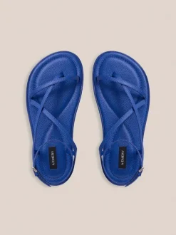 Edna Sandal in Lapis