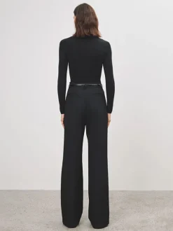 Elinio Sweater in Black