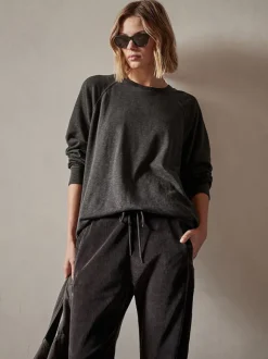 French Terry Relaxed Sweatshirt in Carbon Pigment