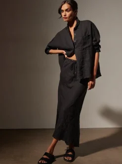 Garmet Dyed Linen Shirt in Black