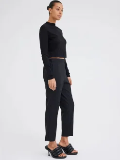 Gio Pant in Black
