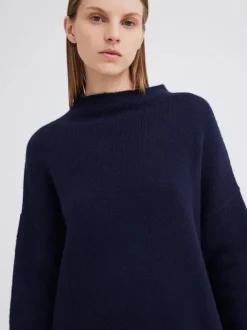 Grayson Sweater in Darkest Navy