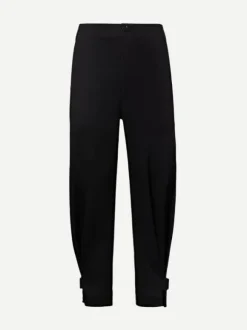 Kay Pant in Black