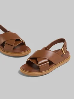 Leather Fusbett Sandal In Gold/Brown