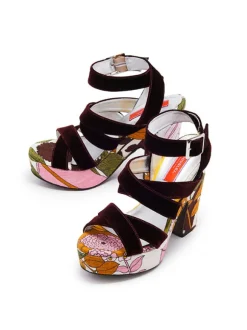 Medal Wedge in Big Flower Rose