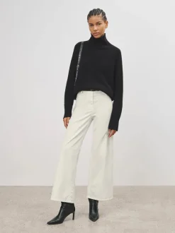 Megan Pant in Stone