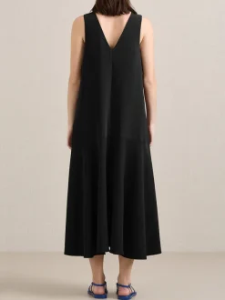 Raven Dress in Black
