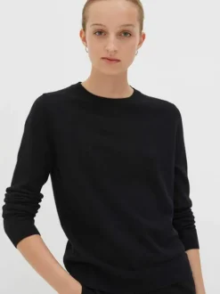 The Crew Classic Fit Sweater in Black