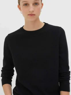 The Crew Classic Fit Sweater in Black