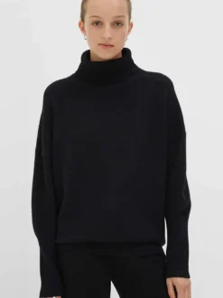 The Relaxed Polo in Black