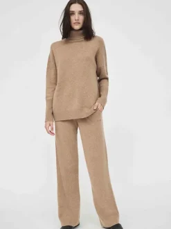 The Relaxed Polo in Camel