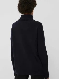 The Relaxed Polo in Navy